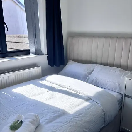 Apartment Luxury 5br With Access Manchester