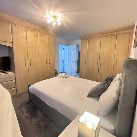 Apartment Luxury 5br With Access