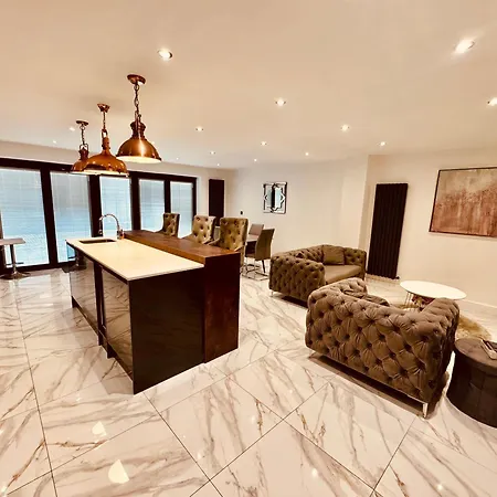 Luxury 5br With Access Manchester