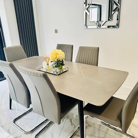 Luxury 5br With Access Manchester