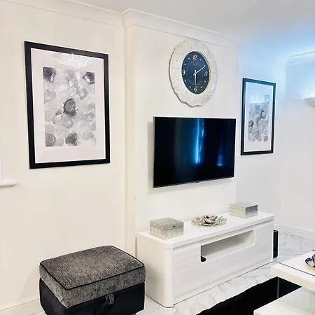 Luxury 5br With Access *
