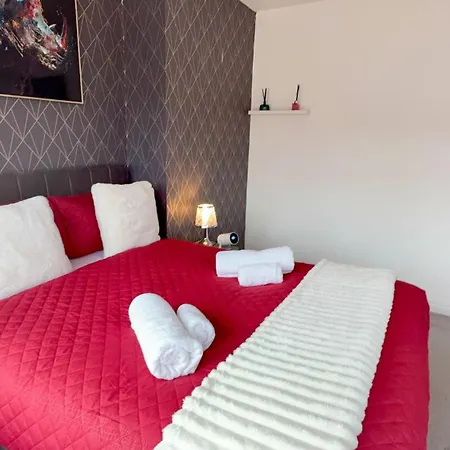 Stylish On St Marys Road Apartment *