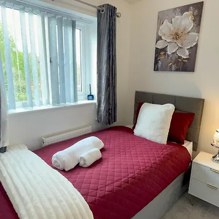 Apartament Contractor Stays, Fast Wifi, Free Parking, Work *