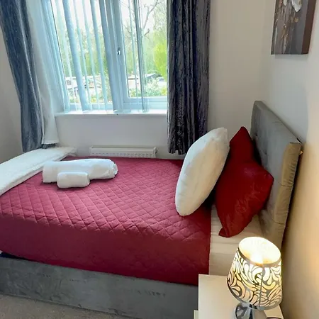 Contractor Stays, Fast Wifi, Free Parking, Work