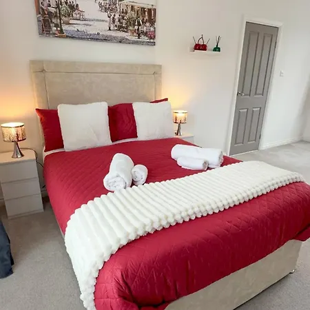 Contractor Stays, Fast Wifi, Free Parking, Work Apartament Manchester