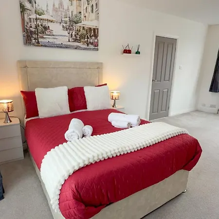 Daire Contractor Stays, Fast Wifi, Free Parking, Work Manchester