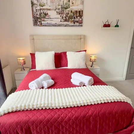 Contractor Stays, Fast Wifi, Free Parking, Work Apartament Manchester