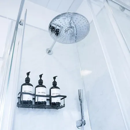 Cosy 3bd Near Etihad And Coop Live - Free Parking! *