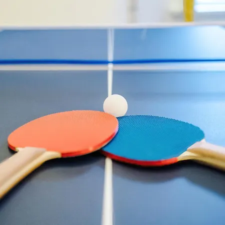 Apartment Games Room, Free Parking, Fully Stocked, Sleeps 8