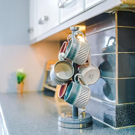 Lejlighed Huge 5 Bedroom Townhouse In Salford, Free Parking, Sleeps Up To 11 Guests Manchester