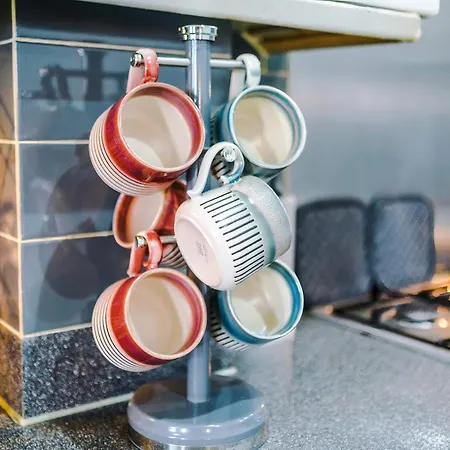 Lejlighed Huge 5 Bedroom Townhouse In Salford, Free Parking, Sleeps Up To 11 Guests Manchester