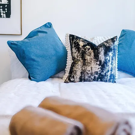 Lejlighed Huge 5 Bedroom Townhouse In Salford, Free Parking, Sleeps Up To 11 Guests *