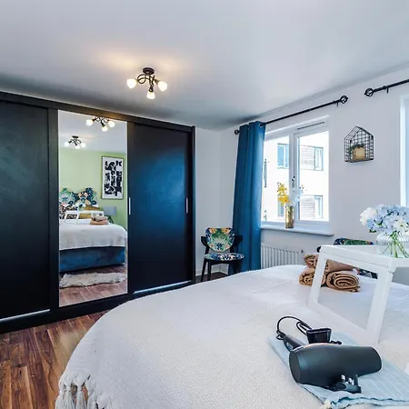 Lejlighed Stunning 5 Bedroom Townhouse In Salford, Free Parking, Sleeps Up To 11 Guests Manchester