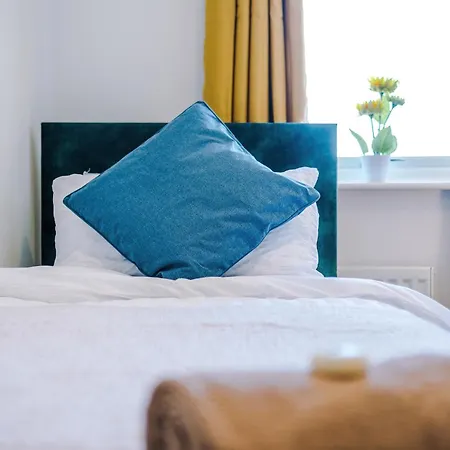 Lejlighed Huge 5 Bedroom Townhouse In Salford, Free Parking, Sleeps Up To 11 Guests *