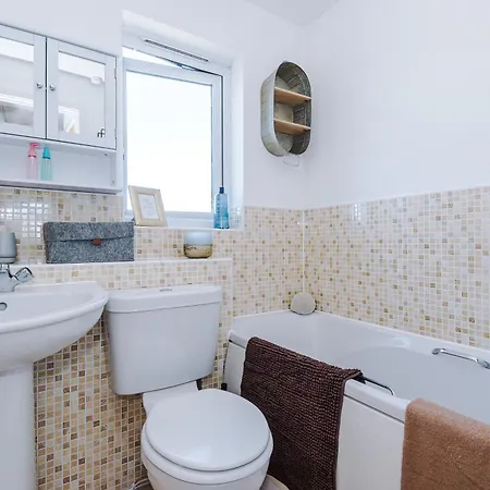 Lejlighed Huge 5 Bedroom Townhouse In Salford, Free Parking, Sleeps Up To 11 Guests Manchester