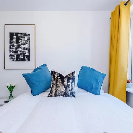 Lejlighed Stunning 5 Bedroom Townhouse In Salford, Free Parking, Sleeps Up To 11 Guests *