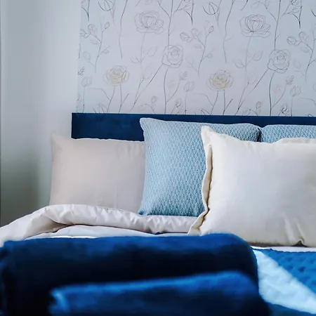 4Br Home, Sleeps 7, Free Parking, Ideal For Groups & Contractors Daire Manchester