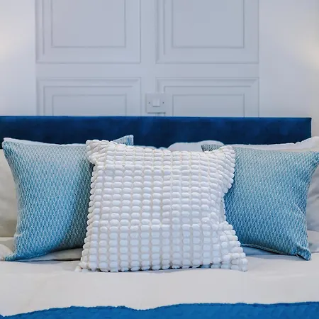 4Br Home, Sleeps 7, Free Parking, Ideal For Groups & Contractors Manchester