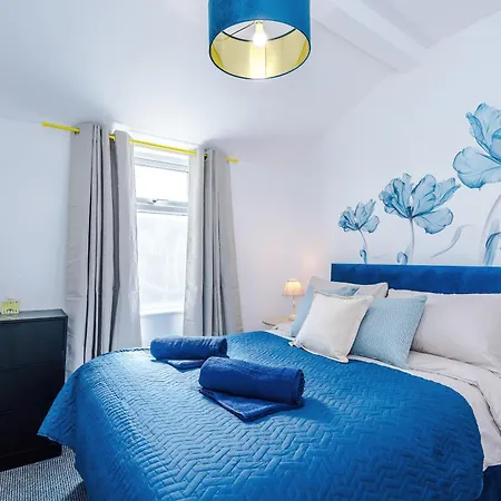 Апартаменты Incredible 4bedroom In Salford, Game Room, Free Parking, Smart Tv *