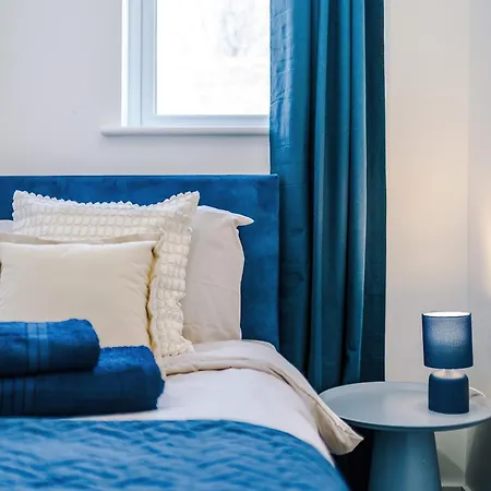 Incredible 4bedroom In Salford, Game Room, Free Parking, Smart Tv