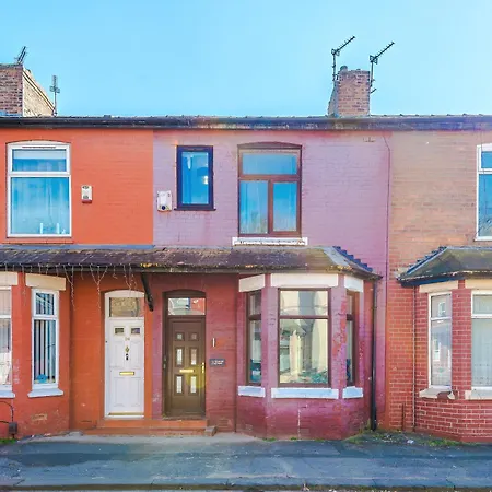 4Br Home, Sleeps 7, Free Parking, Ideal For Groups & Contractors Manchester
