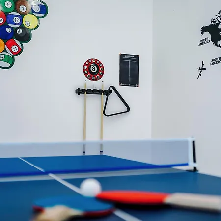 Incredible 4bedroom In Salford, Game Room, Free Parking, Smart Tv Апартаменты *