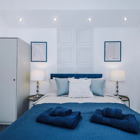 Апартаменты Incredible 4bedroom In Salford, Game Room, Free Parking, Smart Tv *