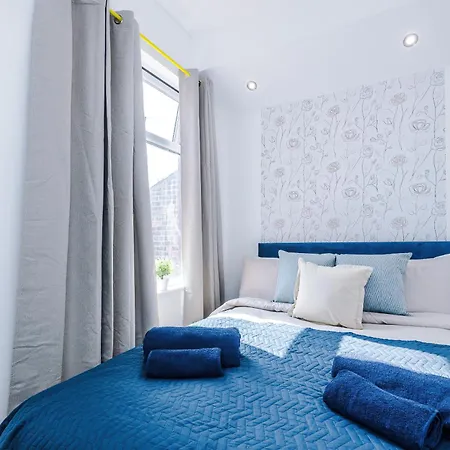 Incredible 4bedroom In Salford, Game Room, Free Parking, Smart Tv Манчестер