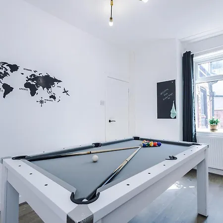 Incredible 4bedroom In Salford, Game Room, Free Parking, Smart Tv Διαμέρισμα