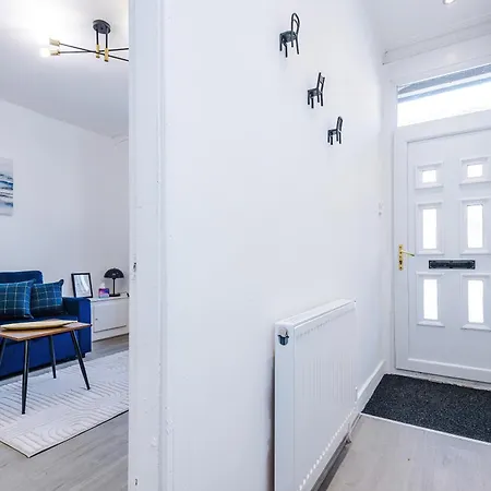Daire 4Br Home, Sleeps 7, Free Parking, Ideal For Groups & Contractors Manchester