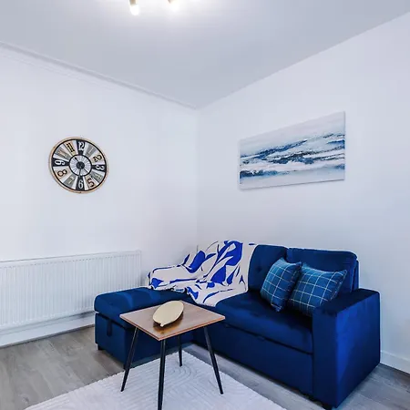 Incredible 4bedroom In Salford, Game Room, Free Parking, Smart Tv * Манчестер