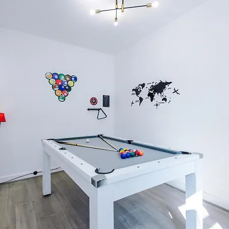 Incredible 4bedroom In Salford, Game Room, Free Parking, Smart Tv Апартаменты Манчестер