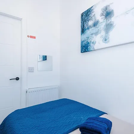 4Br Home, Sleeps 7, Free Parking, Ideal For Groups & Contractors Daire
