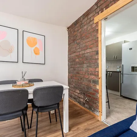 Long 3br House With Parking * Manchester