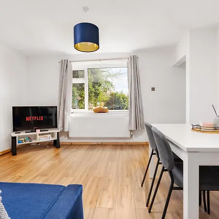 Long 3br House With Parking By Keenzchillz