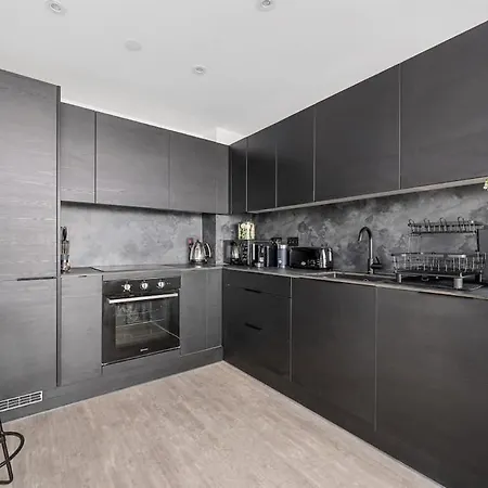アパート 1 Bed Old Trafford Flat Rooftop Views マンチェスター