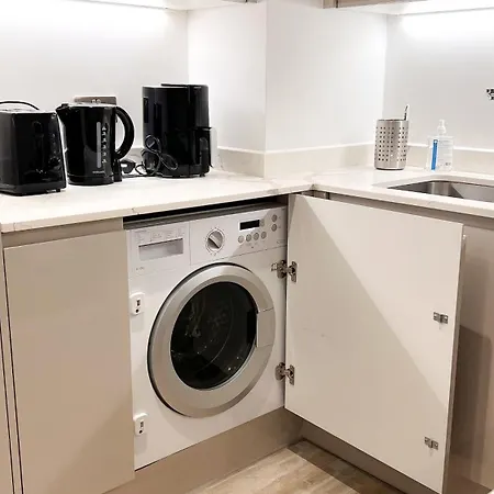 2br In The Heart Of Apartment