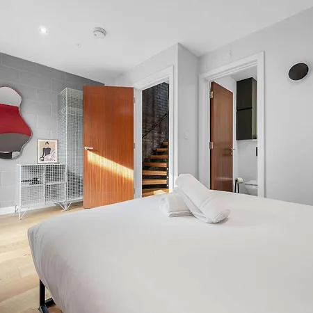 Free Parking - Roof Terrace - Luxury Townhouse Manchester