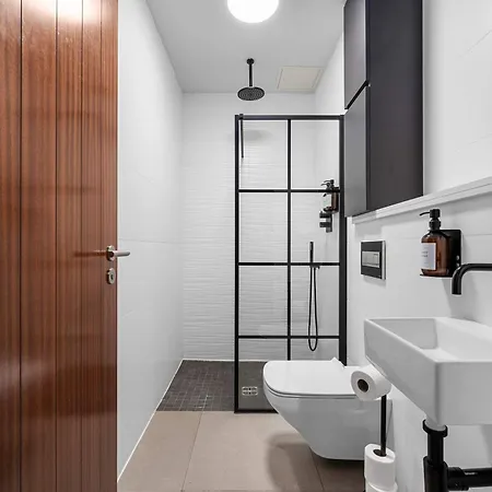 Free Parking - Roof Terrace - Luxury Townhouse *