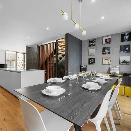 Ferienhaus Free Parking - Roof Terrace - Luxury Townhouse