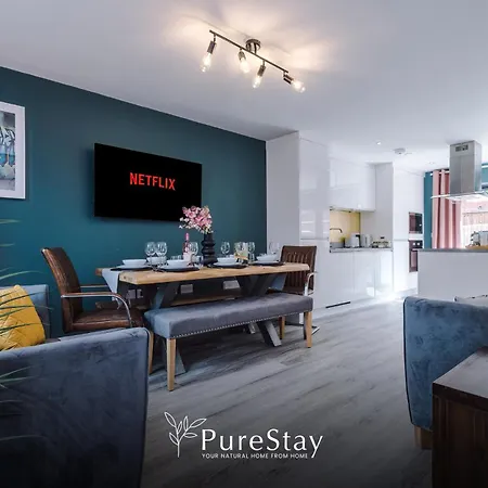 Stylish Five Bedroom House By Purestay Short & Serviced Free Parking * 맨체스터