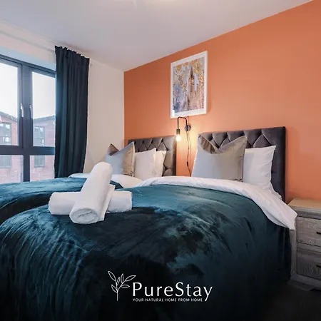 Purestay Manchester: Five-bedroom House With Free Parking *