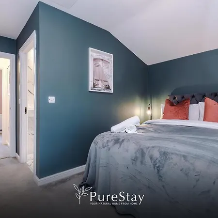 Purestay Manchester: Five-bedroom House With Free Parking * Manchester