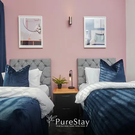 別荘 Fabulous House - 5 Beds Sleeps 8 - Free Parking - By Purestay マンチェスター