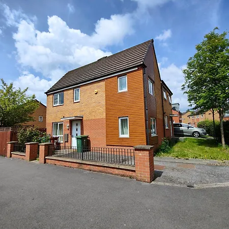 The Metcombe - With Free Parking 10 Minutes Walk To Etihad Stadium & Coop Live Arena Holiday home Manchester