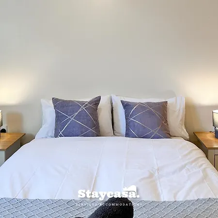 Carlton Co-living - Private Self-cater Apartment Manchester