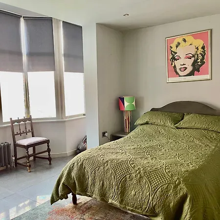 Quirky House Holiday home