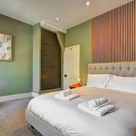 Holiday home Stunning Garden Home By Levenshulme Station - Pass The Keys