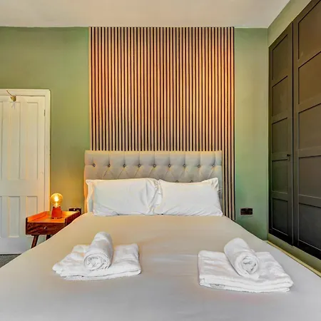 Stunning Garden Home By Levenshulme Station - Pass The Keys *