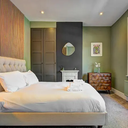 Stunning Garden Home By Levenshulme Station - Pass The Keys * Manchester